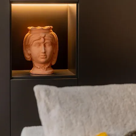 Conrad By Metropole Maison d'hôtes 4*