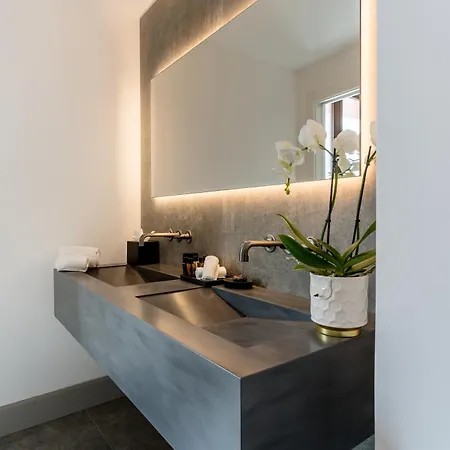 Conrad By Metropole Pensjonat 4*