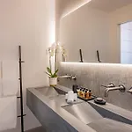 Conrad By Metropole 4*